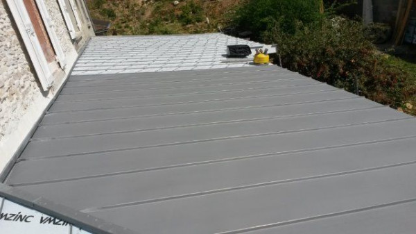 Toiture zinc à Saint-Pôtan